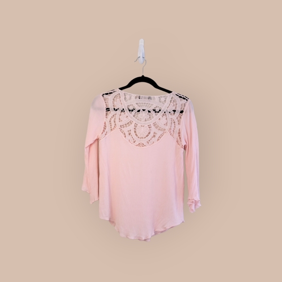 Astr Blush Top with Lace Cut Outs Size S - Picture 2 of 4